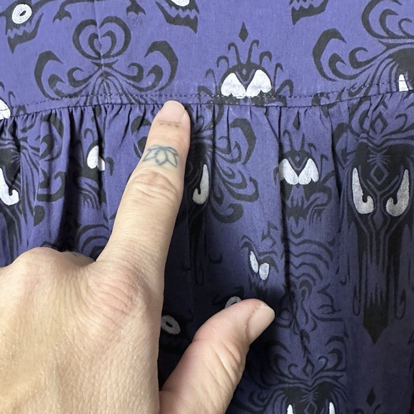 Disney The Haunted Mansion Wallpaper Glow In The Dark Dress 2XL Purple White - Picture 6 of 8